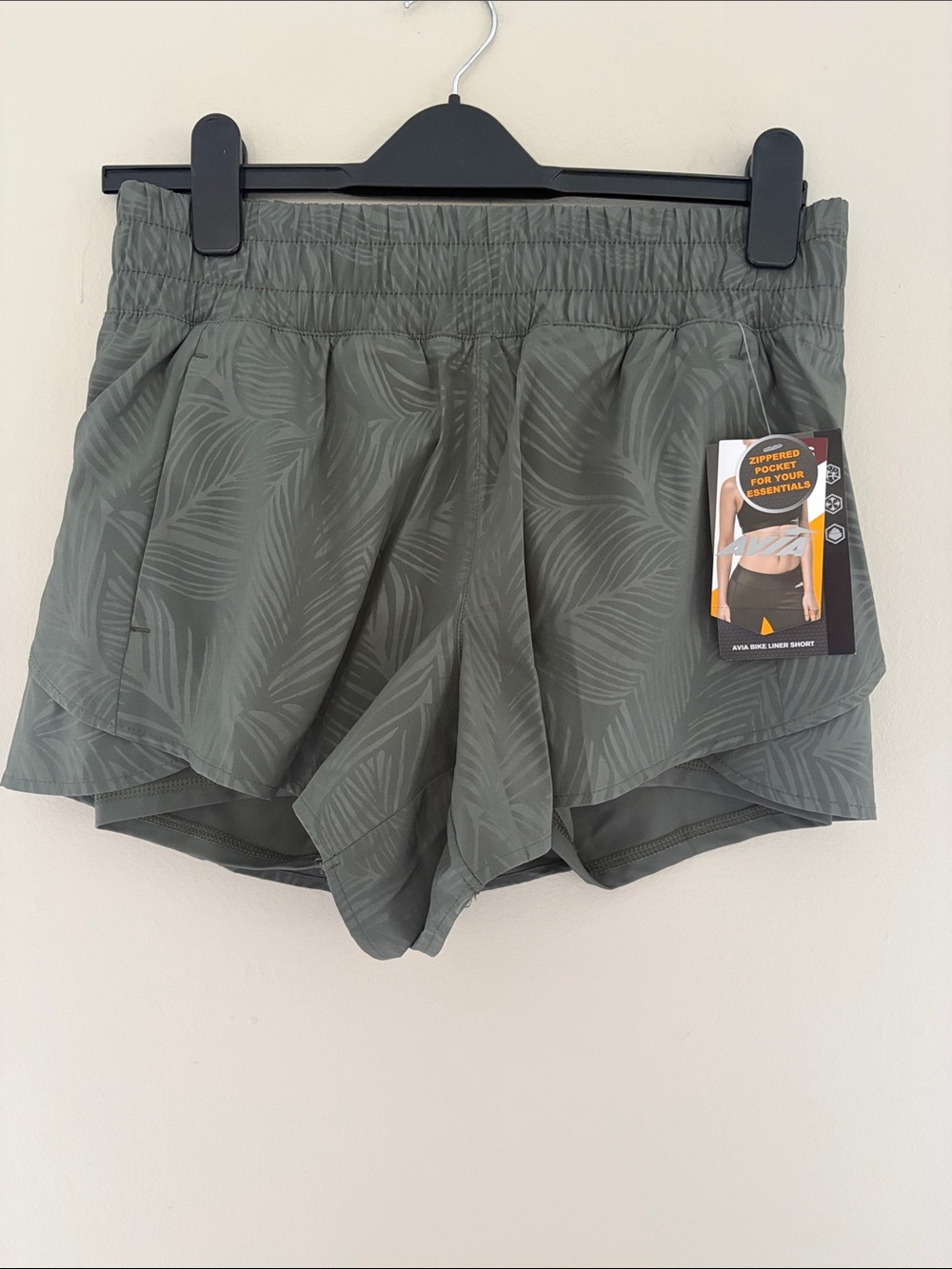 NWT Avia Green Leaf-Print Athletic Shorts with Liner S